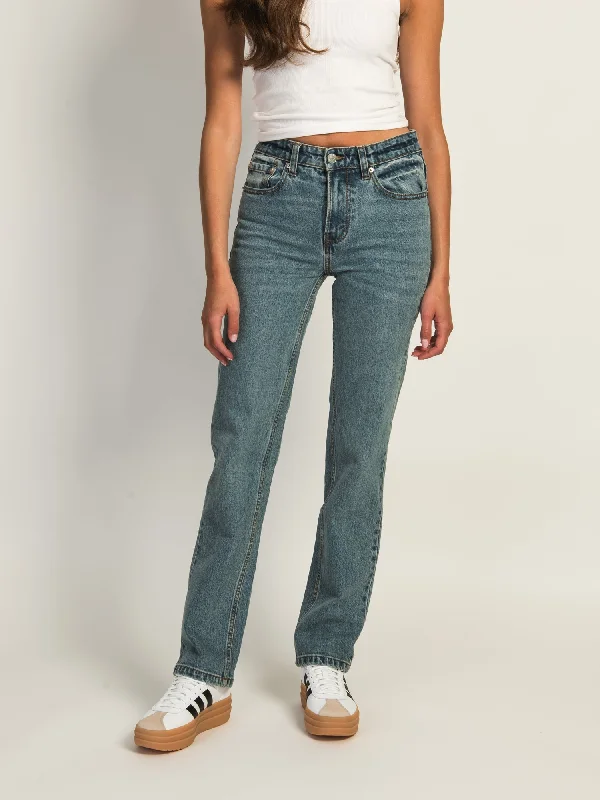 HARLOW MID-RISE STRAIGHT JEAN - MID WASH